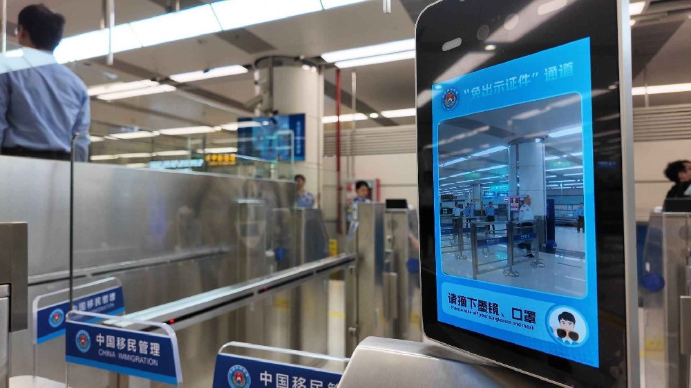 港珠澳大桥珠海公路口岸珠港大厅，可以刷脸通关了！